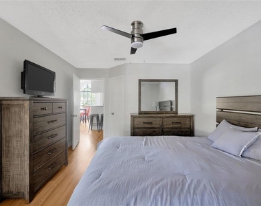 8647 Mallard Reserve Drive - Photo Thumbnail 16