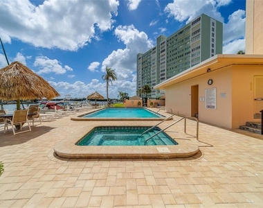 51 Island Way - Photo Thumbnail 4