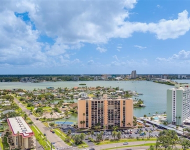 51 Island Way - Photo Thumbnail 10