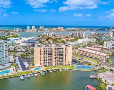 51 Island Way - Photo Thumbnail 9