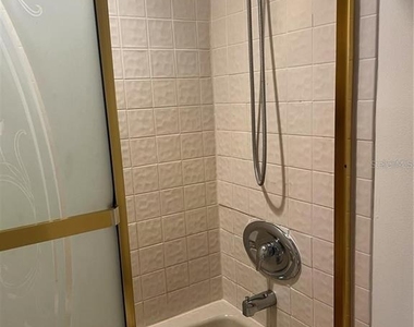 690 Island Way - Photo Thumbnail 10