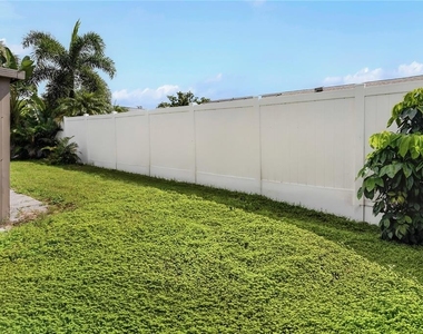6747 Deer Pond Lane N - Photo Thumbnail 23