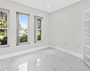 6747 Deer Pond Lane N - Photo Thumbnail 13
