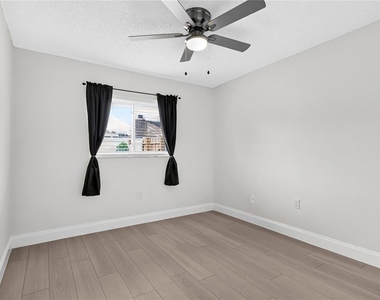 6747 Deer Pond Lane N - Photo Thumbnail 18