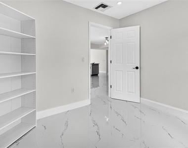 6747 Deer Pond Lane N - Photo Thumbnail 12