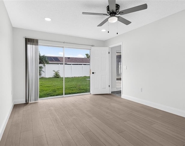 6747 Deer Pond Lane N - Photo Thumbnail 8