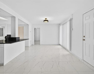 5517 Gulfport Boulevard S - Photo Thumbnail 6