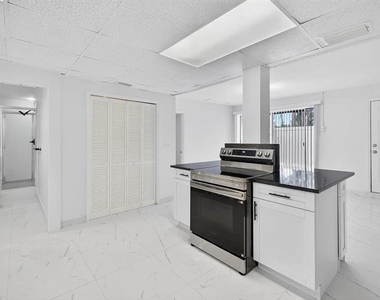 5517 Gulfport Boulevard S - Photo Thumbnail 5