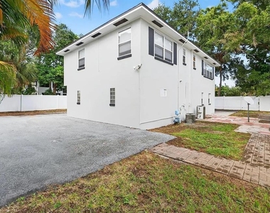 5517 Gulfport Boulevard S - Photo Thumbnail 17