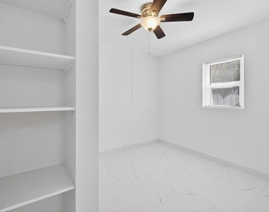 5517 Gulfport Boulevard S - Photo Thumbnail 11