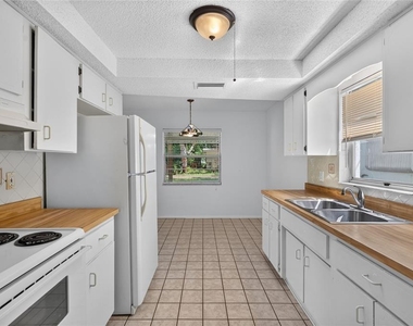 6243 Florida Avenue - Photo Thumbnail 9