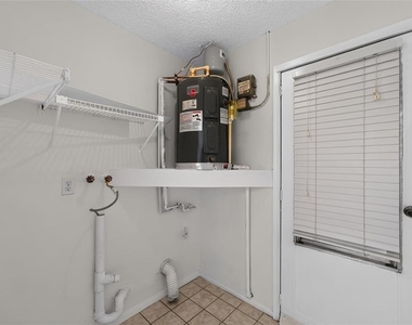 6243 Florida Avenue - Photo Thumbnail 10