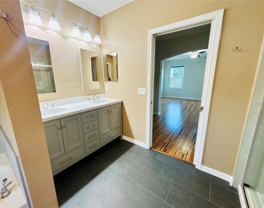 13635 Artesa Bell Drive - Photo Thumbnail 16