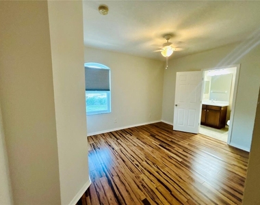 13635 Artesa Bell Drive - Photo Thumbnail 22