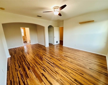 13635 Artesa Bell Drive - Photo Thumbnail 14