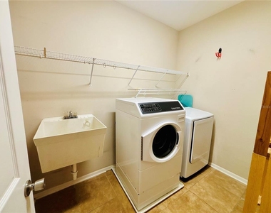 13635 Artesa Bell Drive - Photo Thumbnail 23