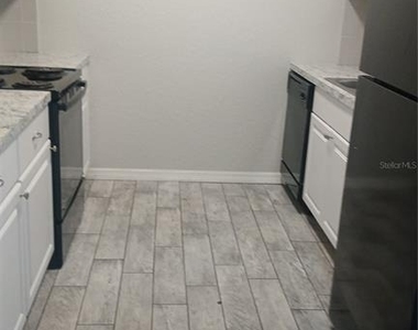 1284 Malone Avenue - Photo Thumbnail 4