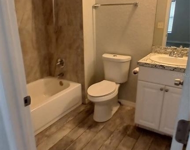 1284 Malone Avenue - Photo Thumbnail 9