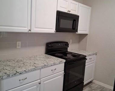 1284 Malone Avenue - Photo Thumbnail 2