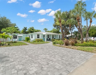 6502 Gulf Winds Drive - Photo Thumbnail 4