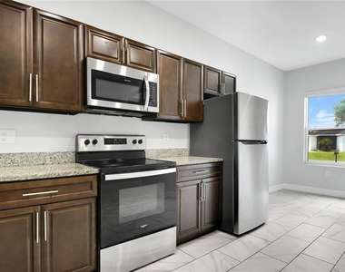 754 Mink Ct - Photo Thumbnail 3