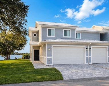 2541 Pine Place - Photo Thumbnail 1