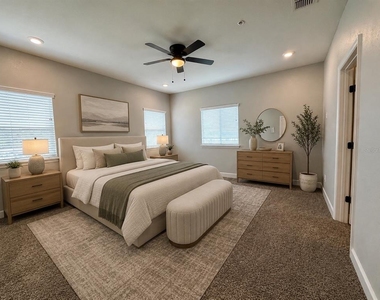 2541 Pine Place - Photo Thumbnail 6