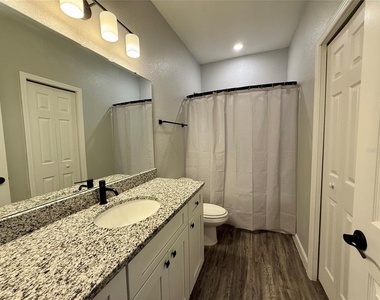 2541 Pine Place - Photo Thumbnail 18