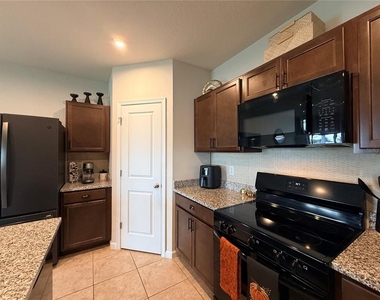 1169 Lexington Lane - Photo Thumbnail 15