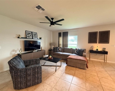 1169 Lexington Lane - Photo Thumbnail 10