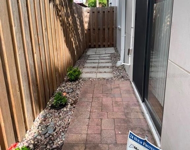 113 S Packwood Avenue - Photo Thumbnail 33