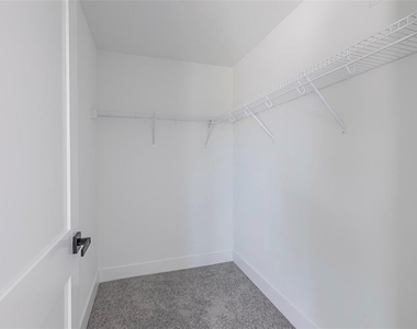 2025 Barroso Street - Photo Thumbnail 10