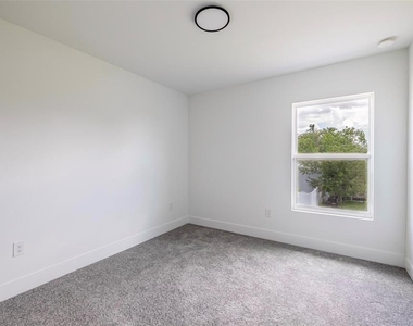 2025 Barroso Street - Photo Thumbnail 8