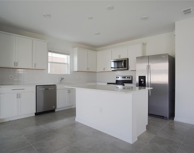 437 Waterford Drive - Photo Thumbnail 4