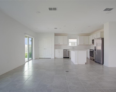 437 Waterford Drive - Photo Thumbnail 9