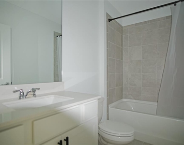 437 Waterford Drive - Photo Thumbnail 14