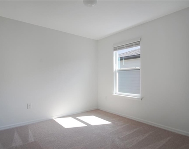 437 Waterford Drive - Photo Thumbnail 26