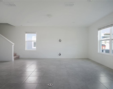 437 Waterford Drive - Photo Thumbnail 11