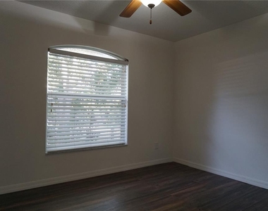 10500 Lake Hasson Circle - Photo Thumbnail 10