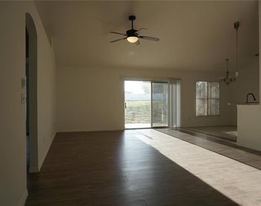 10500 Lake Hasson Circle - Photo Thumbnail 1