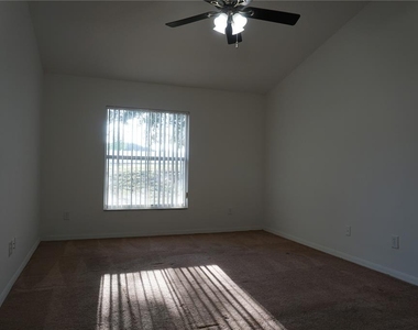 10500 Lake Hasson Circle - Photo Thumbnail 6