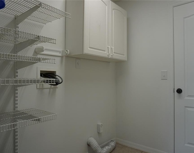 10500 Lake Hasson Circle - Photo Thumbnail 14