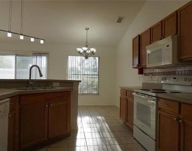 10500 Lake Hasson Circle - Photo Thumbnail 5