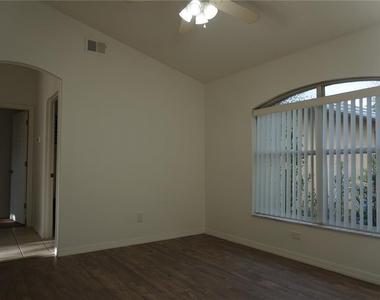 10500 Lake Hasson Circle - Photo Thumbnail 3