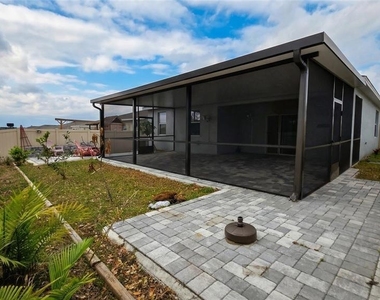 693 Crown Rose Drive - Photo Thumbnail 2