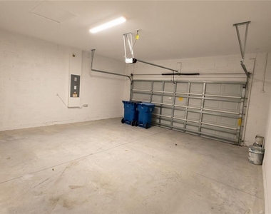 693 Crown Rose Drive - Photo Thumbnail 8