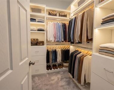 693 Crown Rose Drive - Photo Thumbnail 22