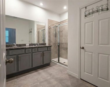 693 Crown Rose Drive - Photo Thumbnail 12