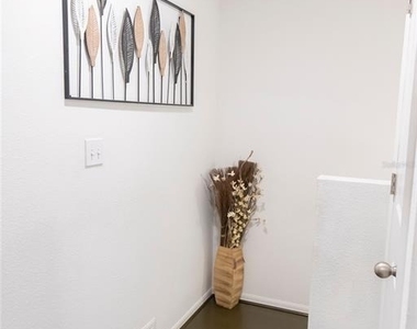 844 Grandin Street - Photo Thumbnail 17