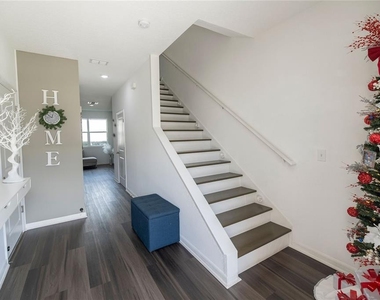 844 Grandin Street - Photo Thumbnail 4